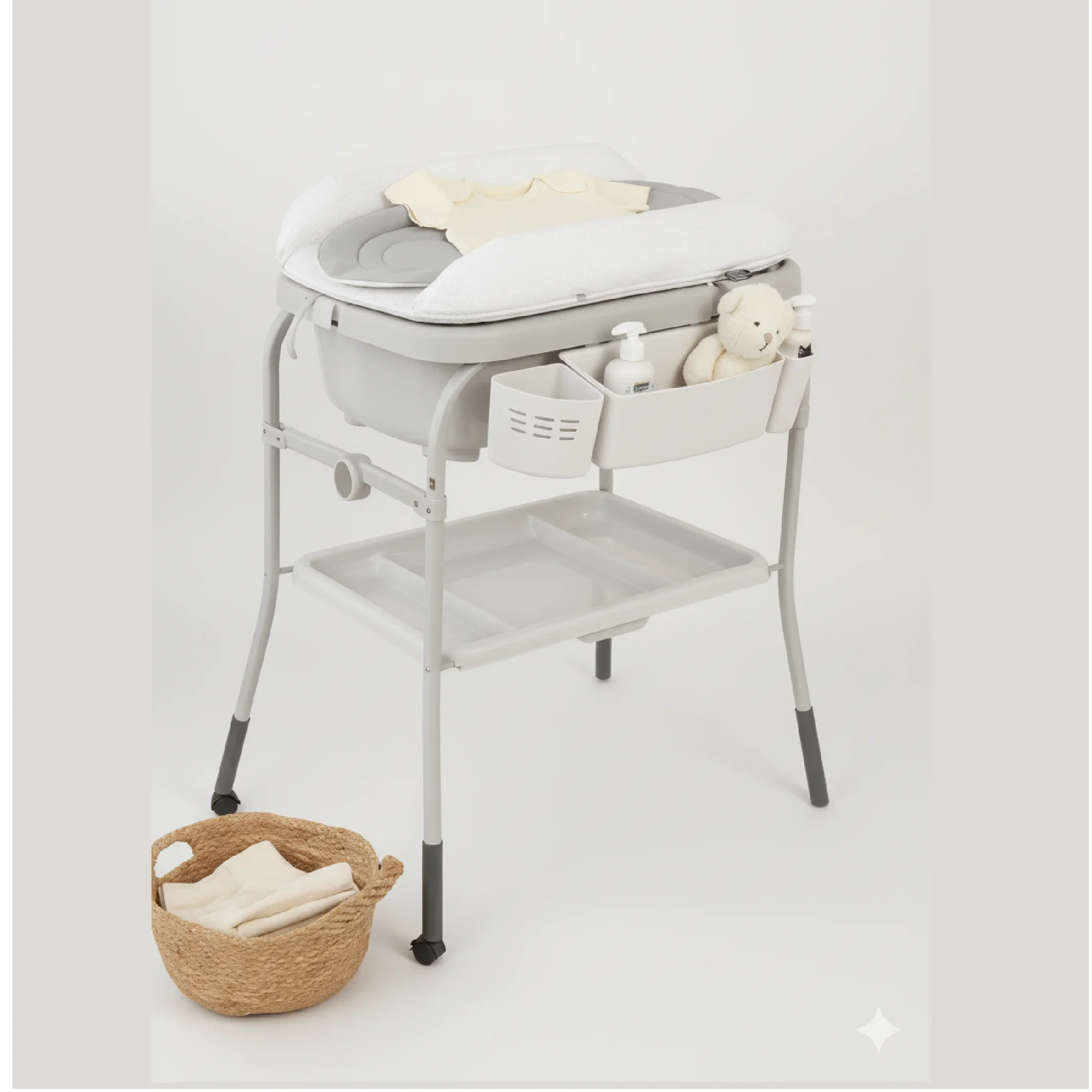 Chicco Cuddle and Bath with Foldable Changing Mat — Bath — Chikaro